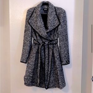 DKNY Tweed black / white belted coat size XL wide collar winter wool